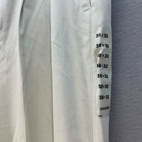 NWT Dockers Khaki Pants Men's 38X32 Classic Fit Pleated Front No Wrinkle Twill - Picture 2 of 16